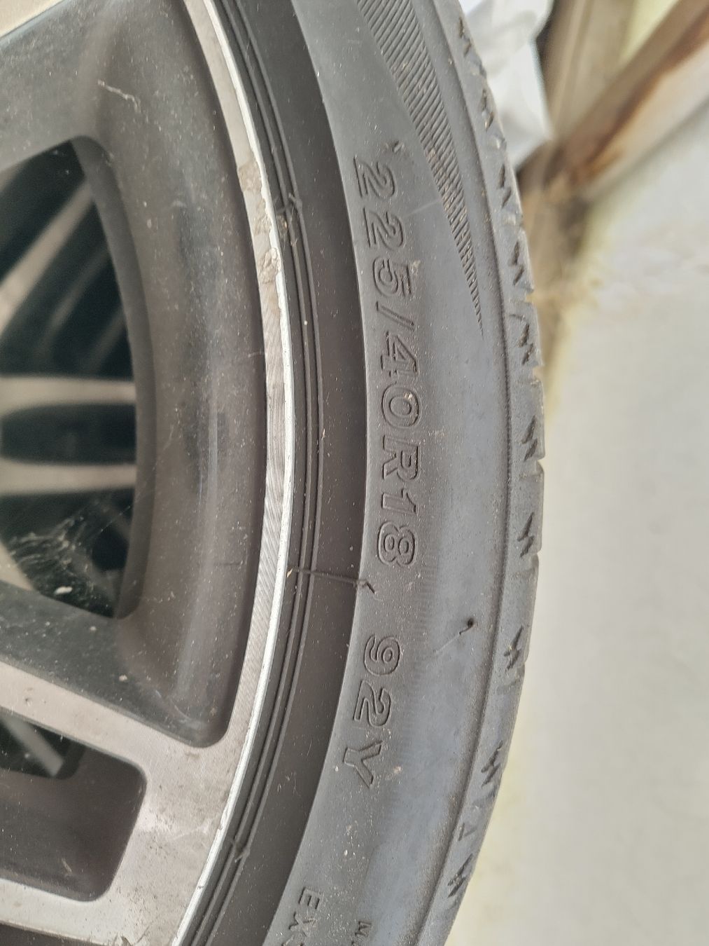 Pneus & Kompletträder: Sommerreifen 225/40 R18 92V Roadhawk | Alufelgen SIGMA – Gebraucht aus Wyssachen von RedFonk 1