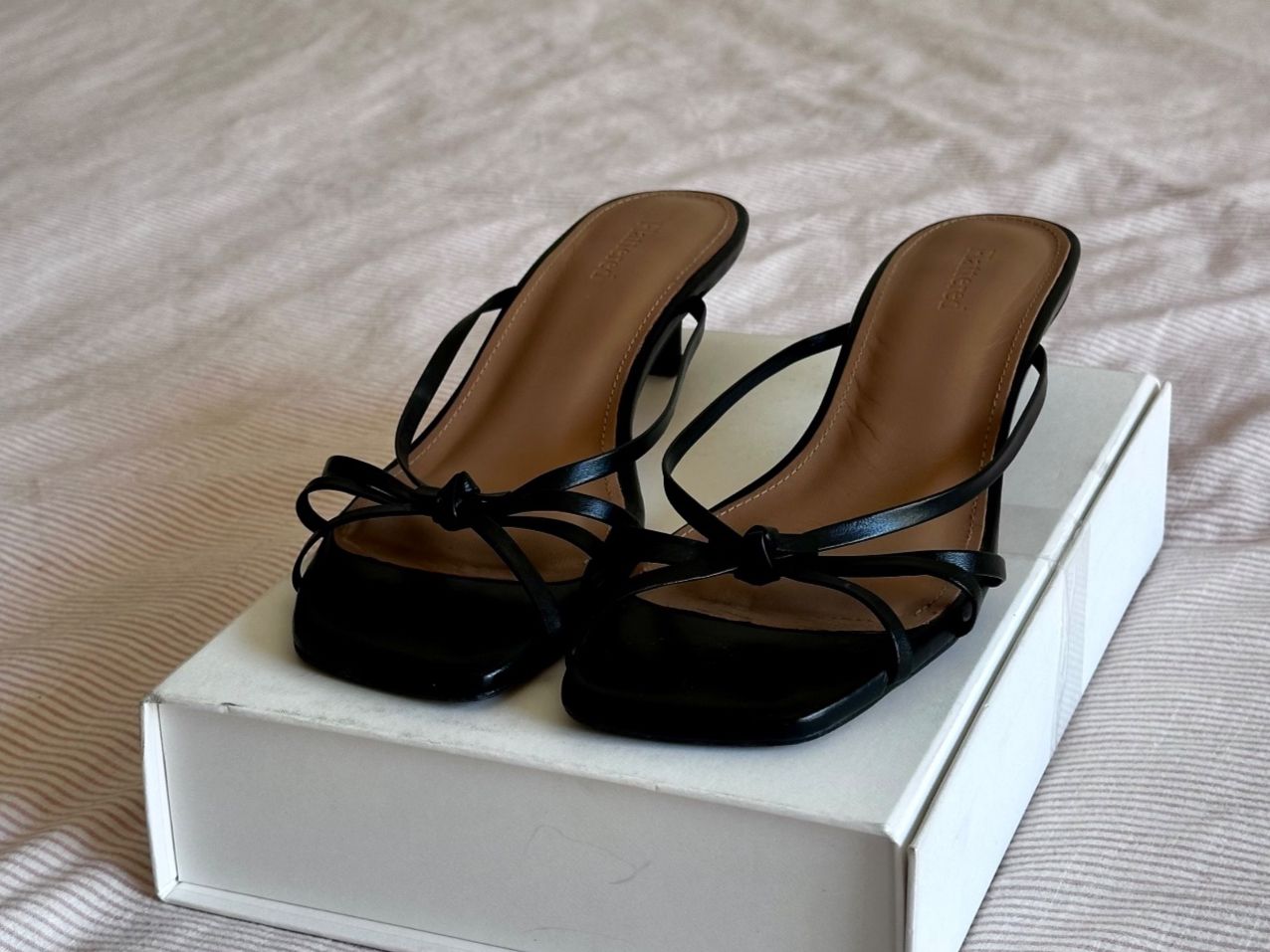 Scarpe da donna: Flattered Sandalette "Eunisa" Gr 40/41 Schwarz – Usato da Zürich venduto da ksz_h96n