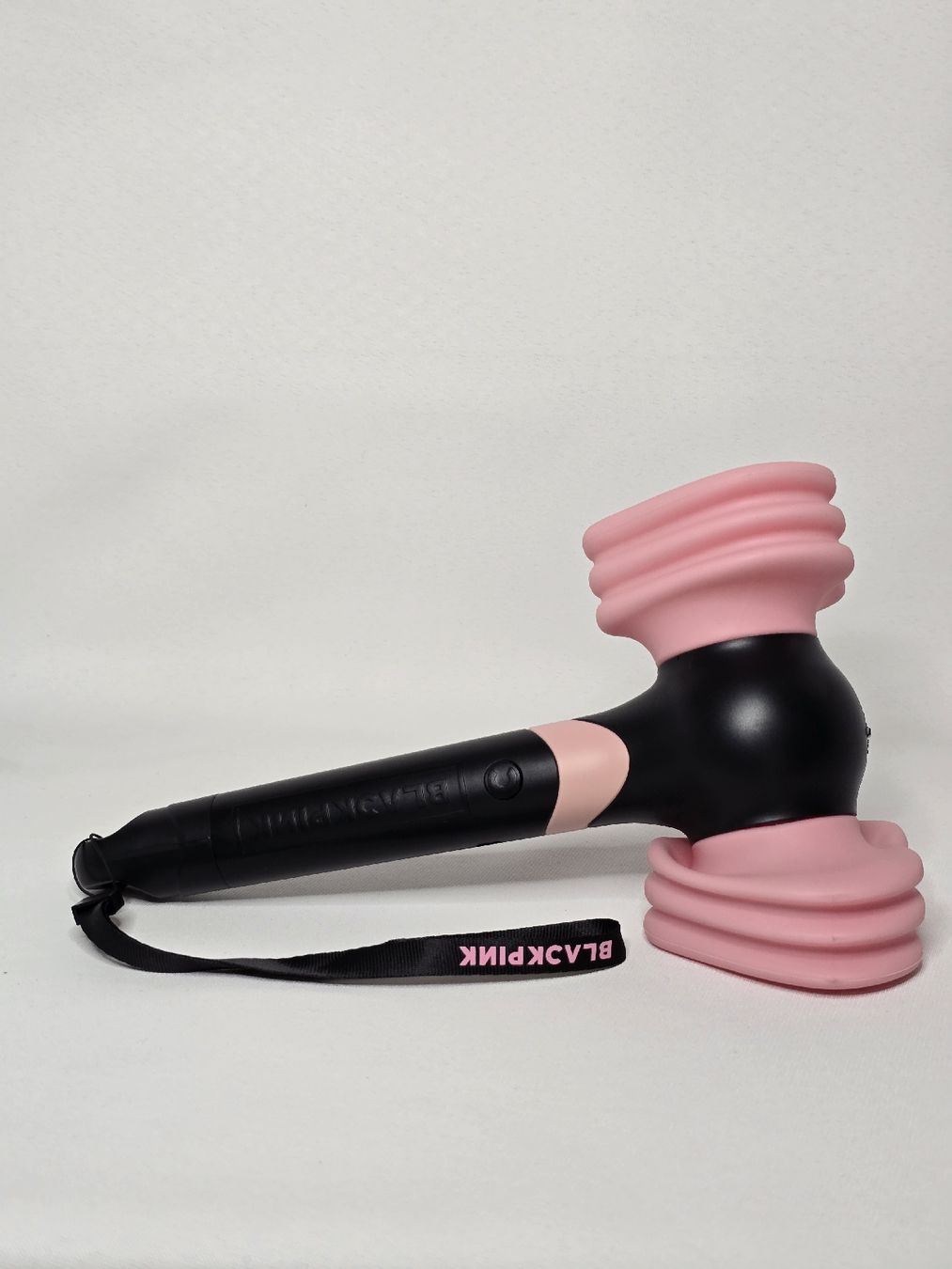 Lampen: BLACKPINK Lightstick mit Box – Neu (gemäss Beschreibung) aus Attiswil von Staarlyn 2