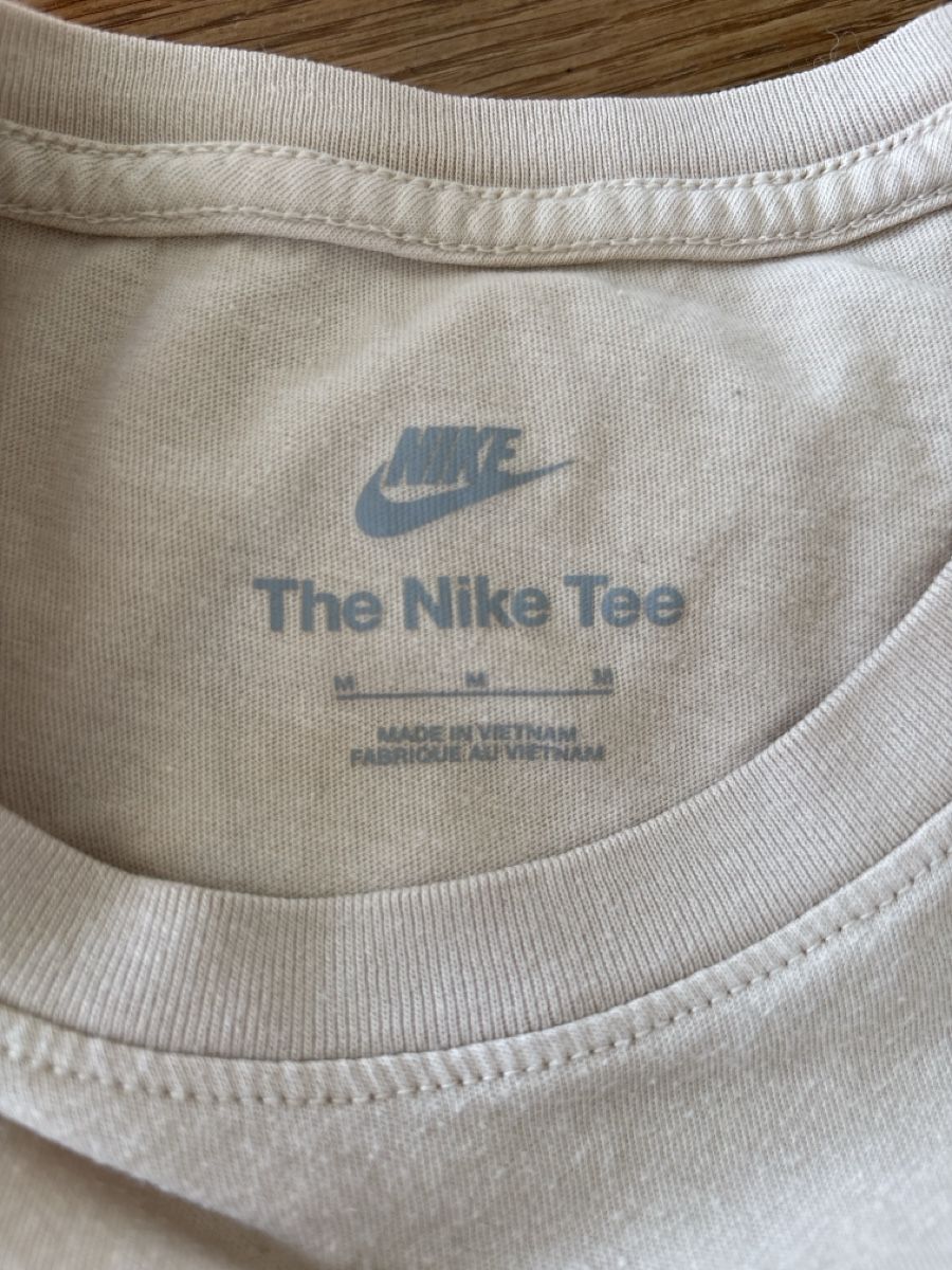 Nike T-Shirts: Nike T-Shirt beige, Grösse M – Gebraucht aus Rain von Denbie 1
