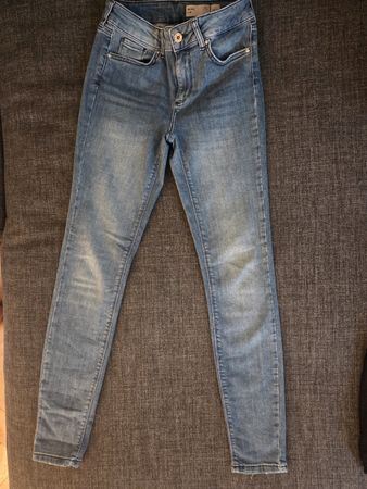 Vero Moda- Jeans Mid Rise slim - Grösse XS/30 - stone washed