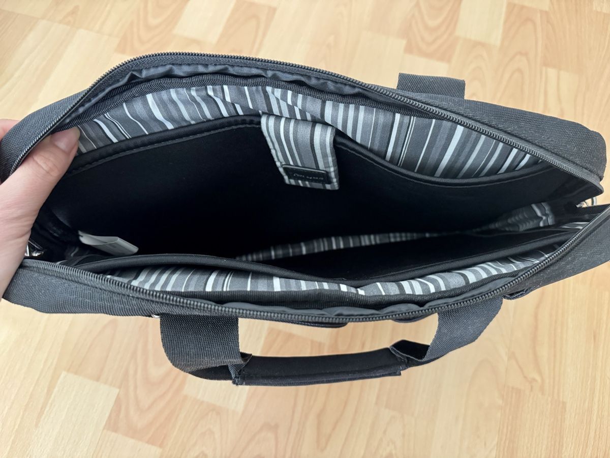 Valigie & Borse: Targus Notebooktasche / Laptop Bag - Black - NEW – Nuovo (secondo la descrizione) da Thalwil venduto da mar_pvv8 1