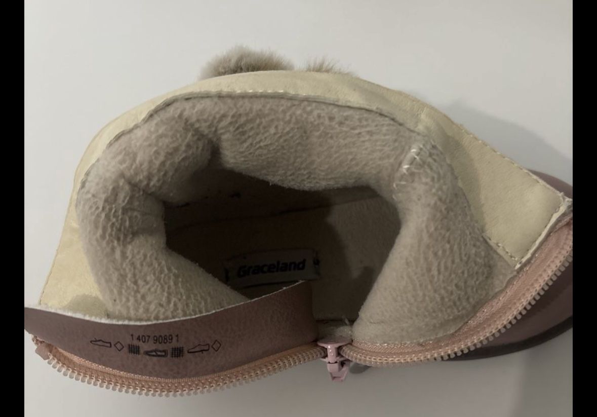 Scarpe per ragazze: Mädchen Schuhe Gr.25 – Usato da Wangen an der Aare venduto da Semadeni13 1