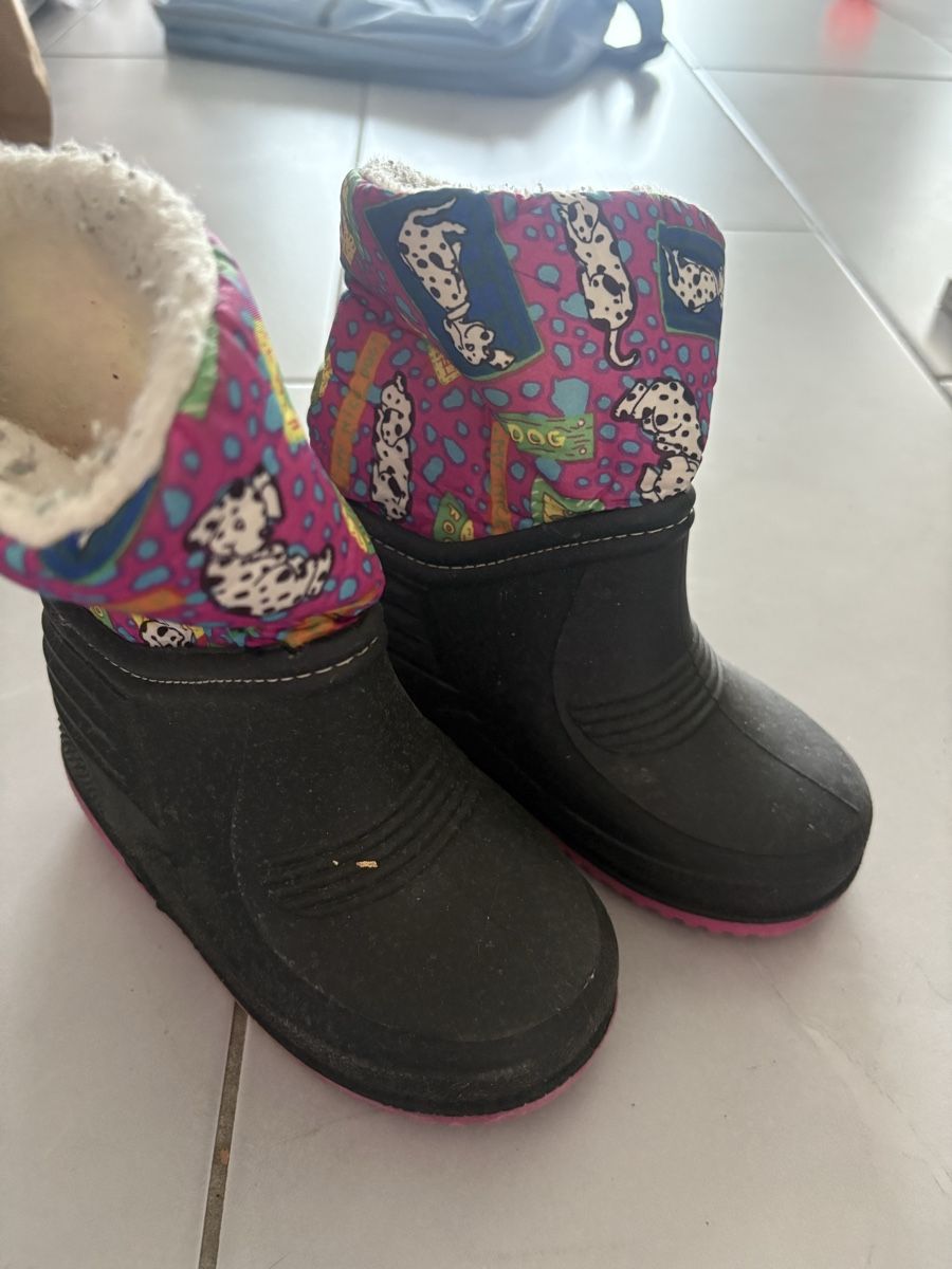 Scarpe per ragazzi: Warme Winterstiefel Gr. 24/25 – Usato da Winterthur venduto da nik_pr58