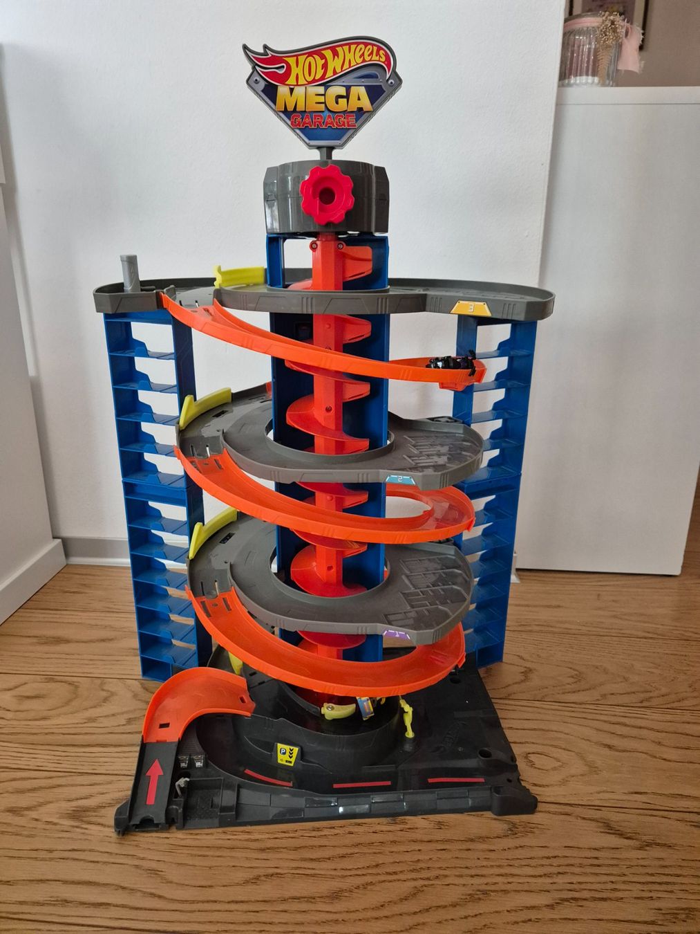 Hot Wheels Spielzeuge: Hot Wheels City Mega Garage – Gebraucht aus Brig von Frajo86