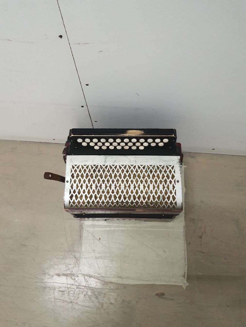 Musikinstrumente: accordéon 8 basses diatonique  – Gebraucht aus Pont-de-la-Morge von Mirabelle0 3