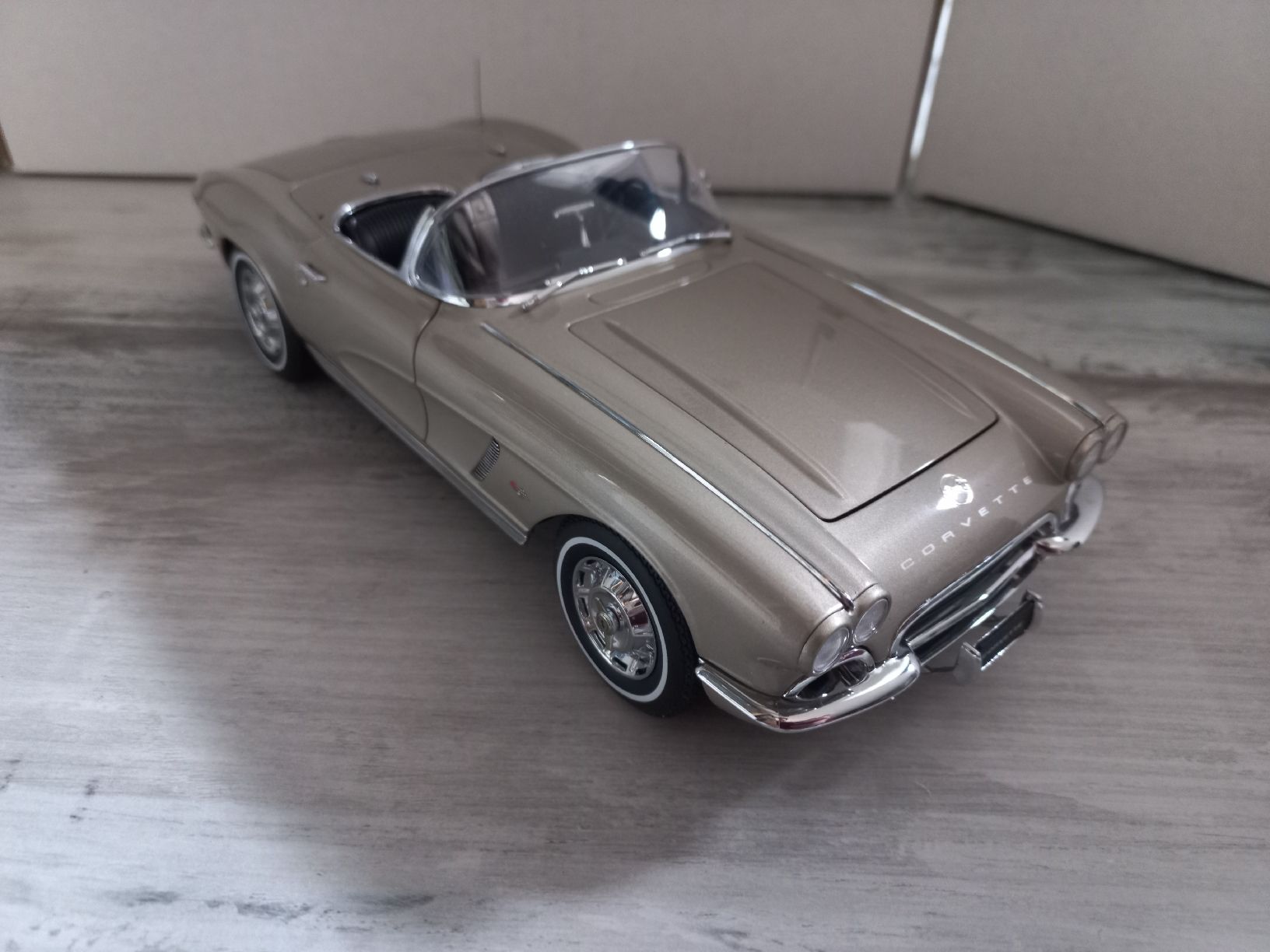 Autoart Modellini d'auto: Chevrolet Corvette C2 1/18 Autoart – Usato da Attalens venduto da remy_s00 1