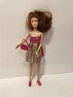 Barbie Puppe mit Tasche und Schuhen bunt gestreift gute Zust