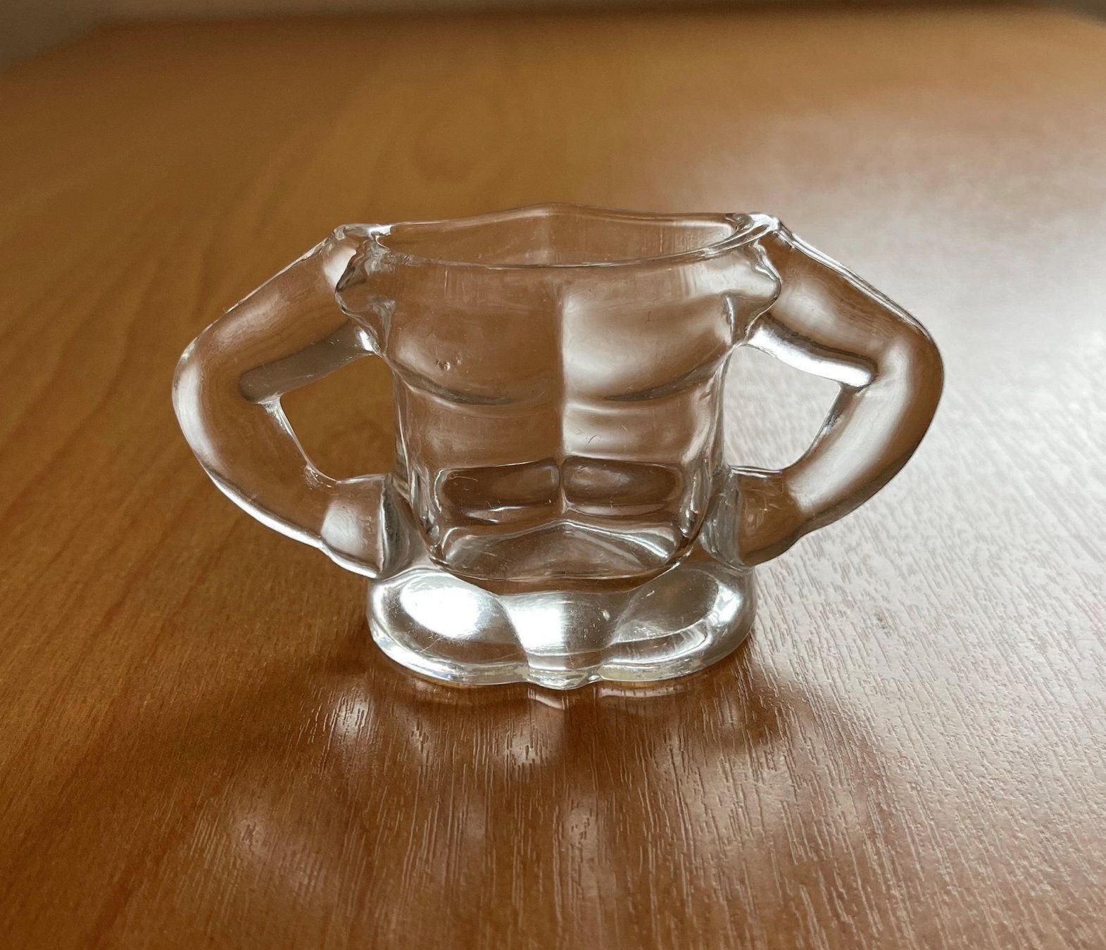 Gläser: Cooles Glas Männer Oberkörper – Neu und originalverpackt aus Basel von Seifehuesli