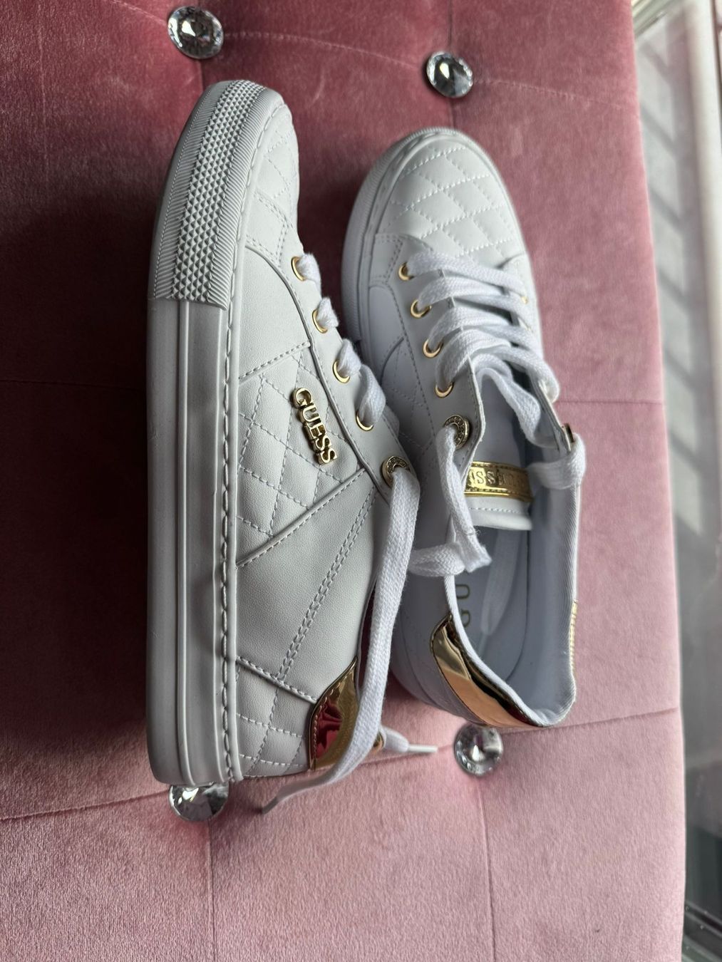 Guess Scarpe da donna: Guess Damenschuhe – Nuovo (secondo la descrizione) da Lupfig venduto da Pluribus
