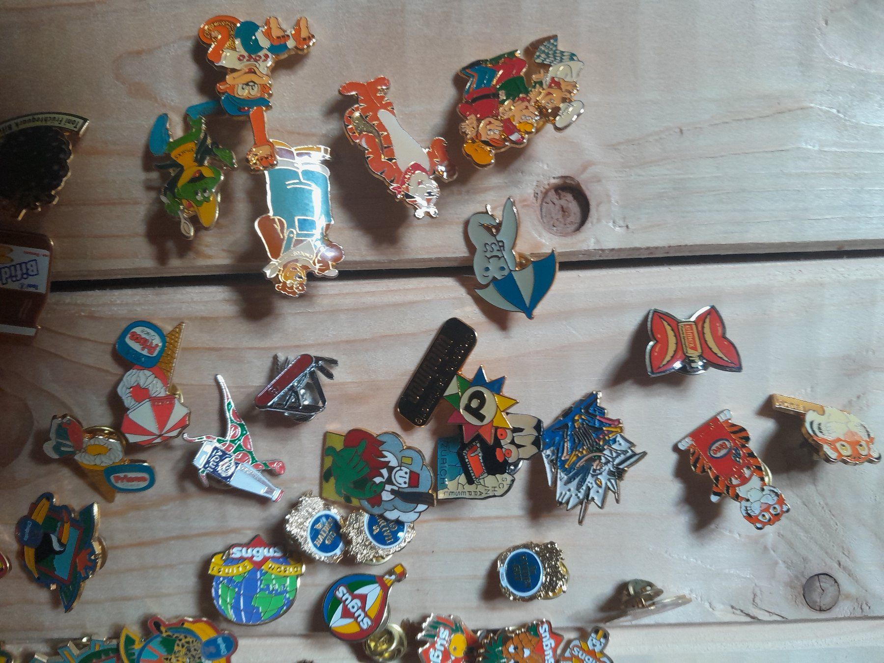 Placchette & Badge: Fasnachtsplaketten und Pin Lot – Usato da Rüti ZH venduto da Alemanni 2