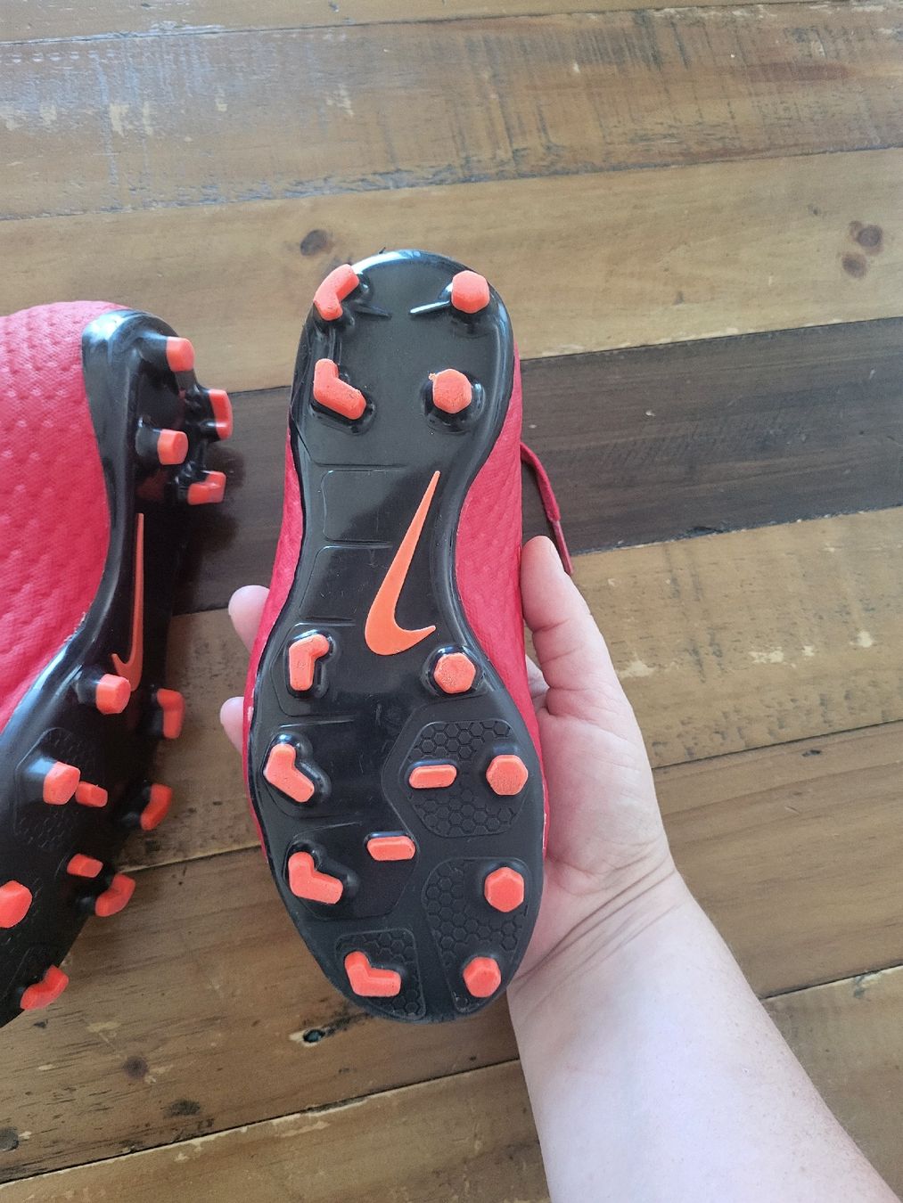 Nike Scarpe per ragazzi: Chaussures de football Nike Hypervenom taille 34 – Usato da Ursy venduto da Tchoupitchou 1