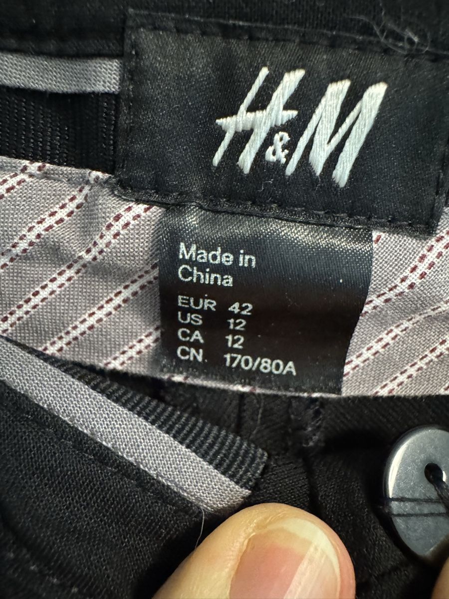 H&M Pantaloni: Stoffhose schwarz H&M – Usato da Zürich venduto da ljp_2hsx 2