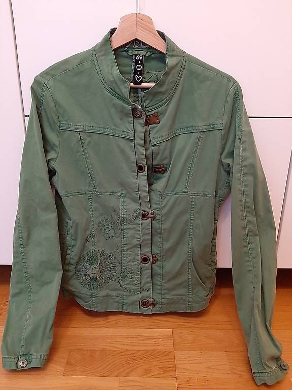 Giacche: Desigual Jacke; Grösse 40 / grün – Usato da Bülach venduto da Debbie017