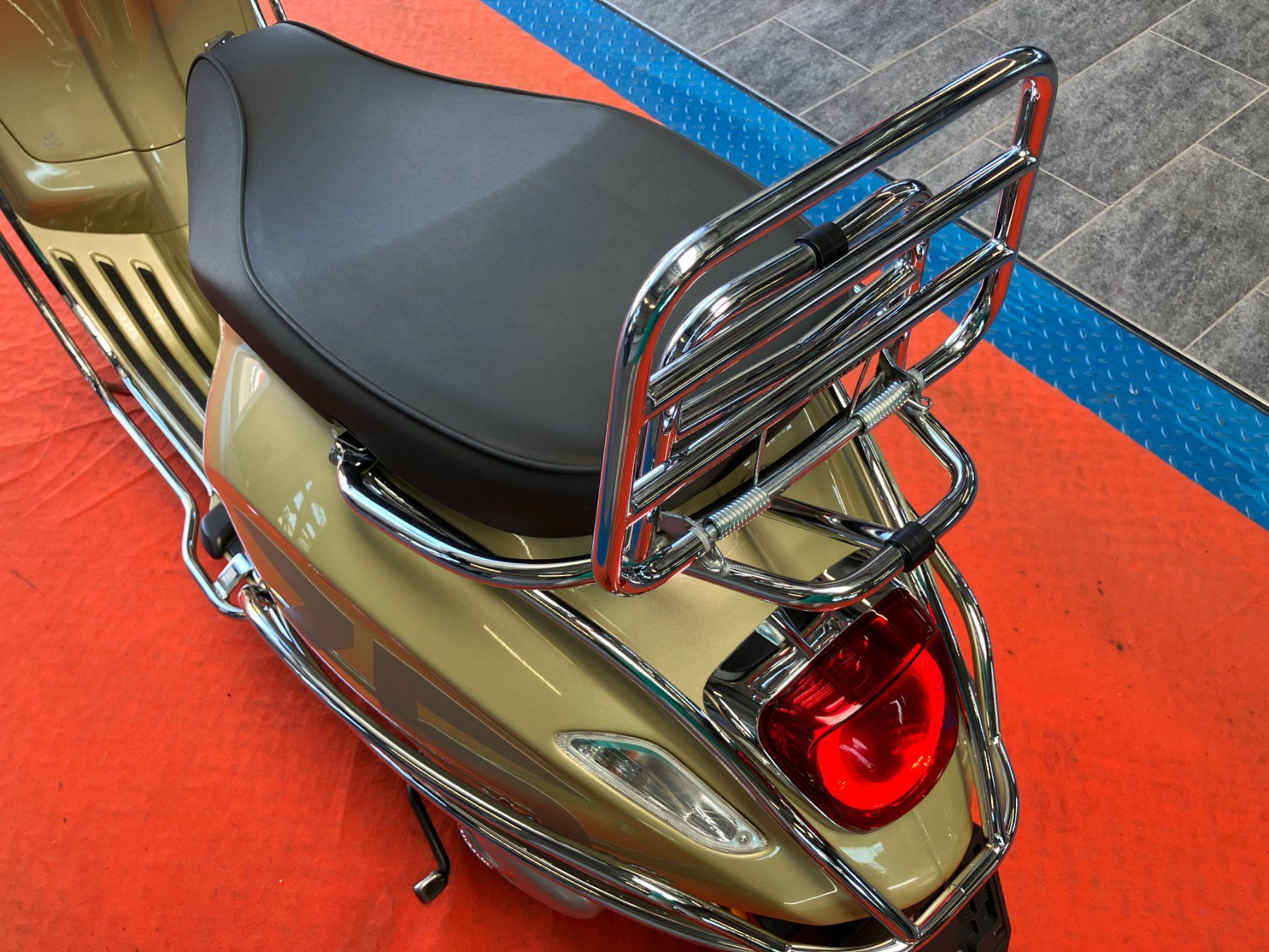 Piaggio Scooter: PIAGGIO Vespa 125 Primavera 75th Anniversary ABS – Nuovo (secondo la descrizione) da Gampelen venduto da Steuer0 3