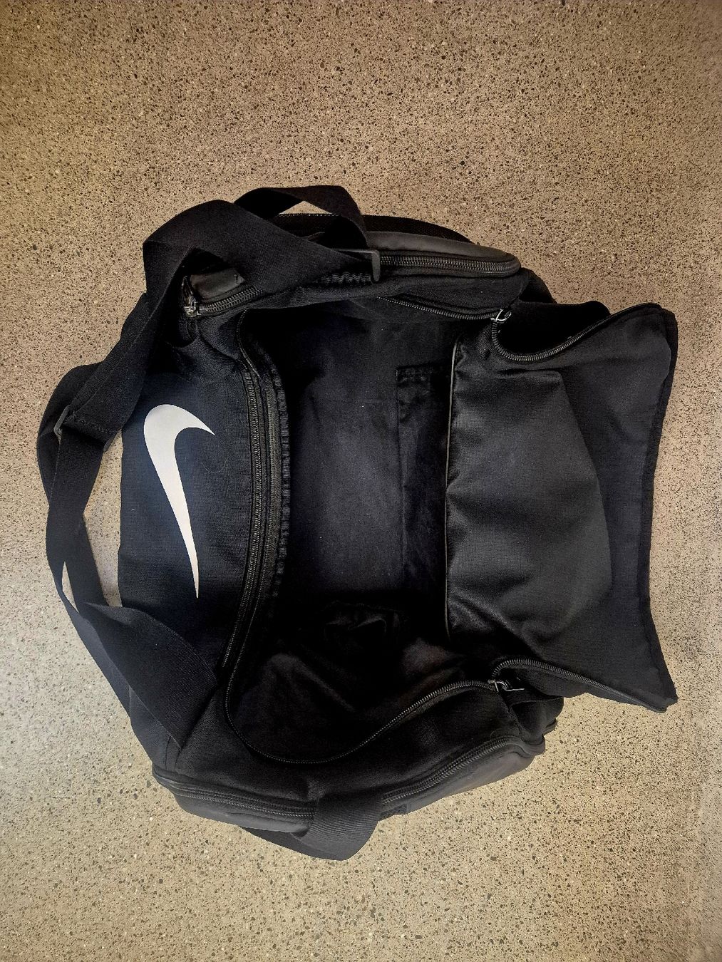 Nike Taschen: Sport Tasche Nike – Gebraucht aus Luzern von kat_6kt5 1