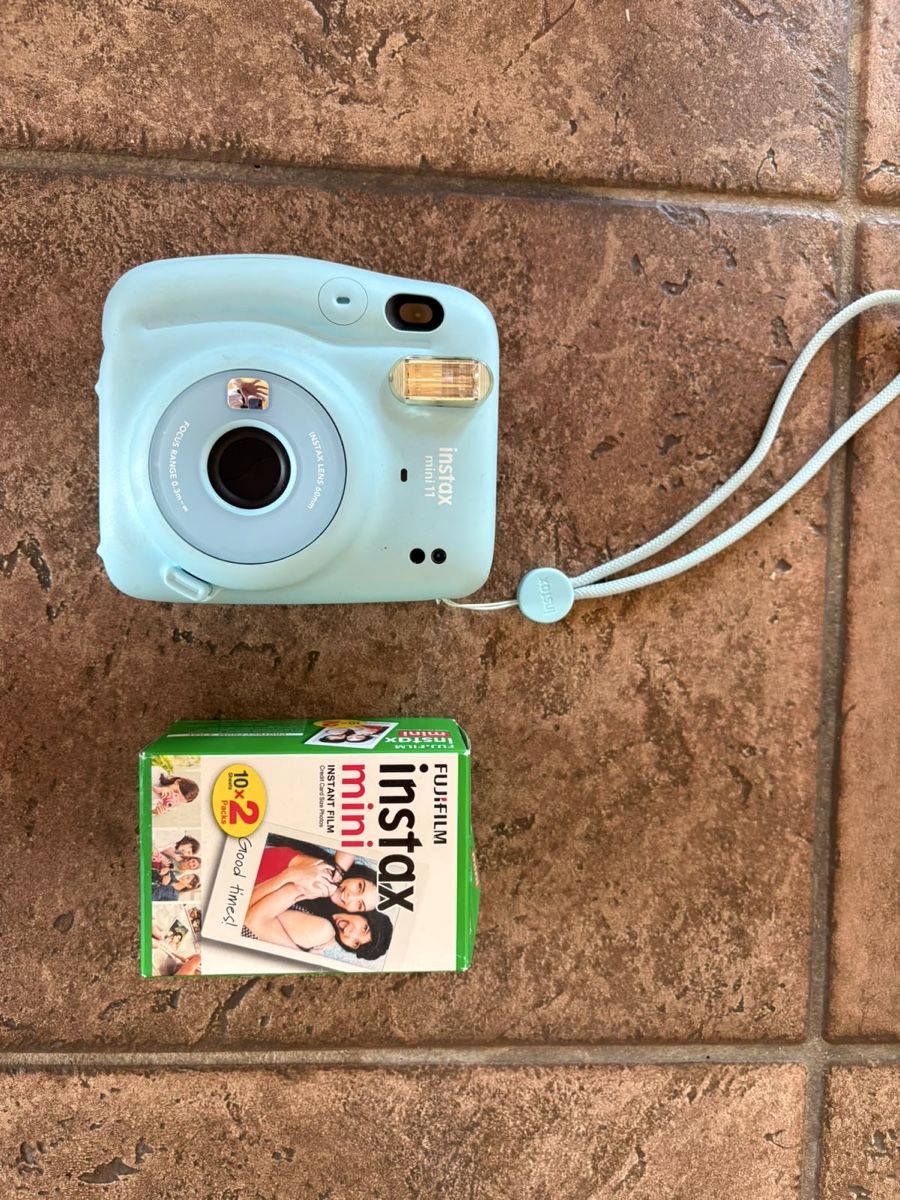 Fotocamera: Insta mini 11 – Nuovo (secondo la descrizione) da Savièse venduto da aud_6y72