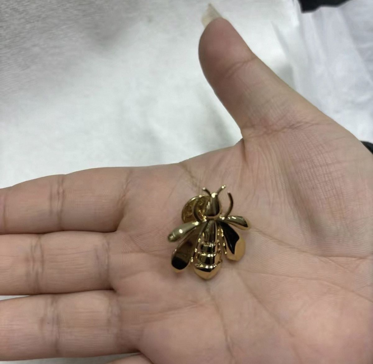 Spille & Fermagli: Guerlain Bee Brooch Pin – Nuovo (secondo la descrizione) da Chur venduto da Madeys 1