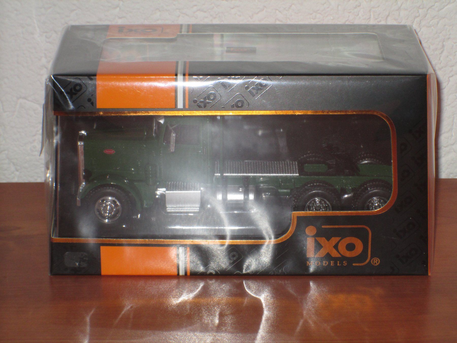 IXO Modellautos: Ixo Models Peterbilt 281 (1955) 1/43 – Neu und originalverpackt aus Bonfol von zagato43e 3