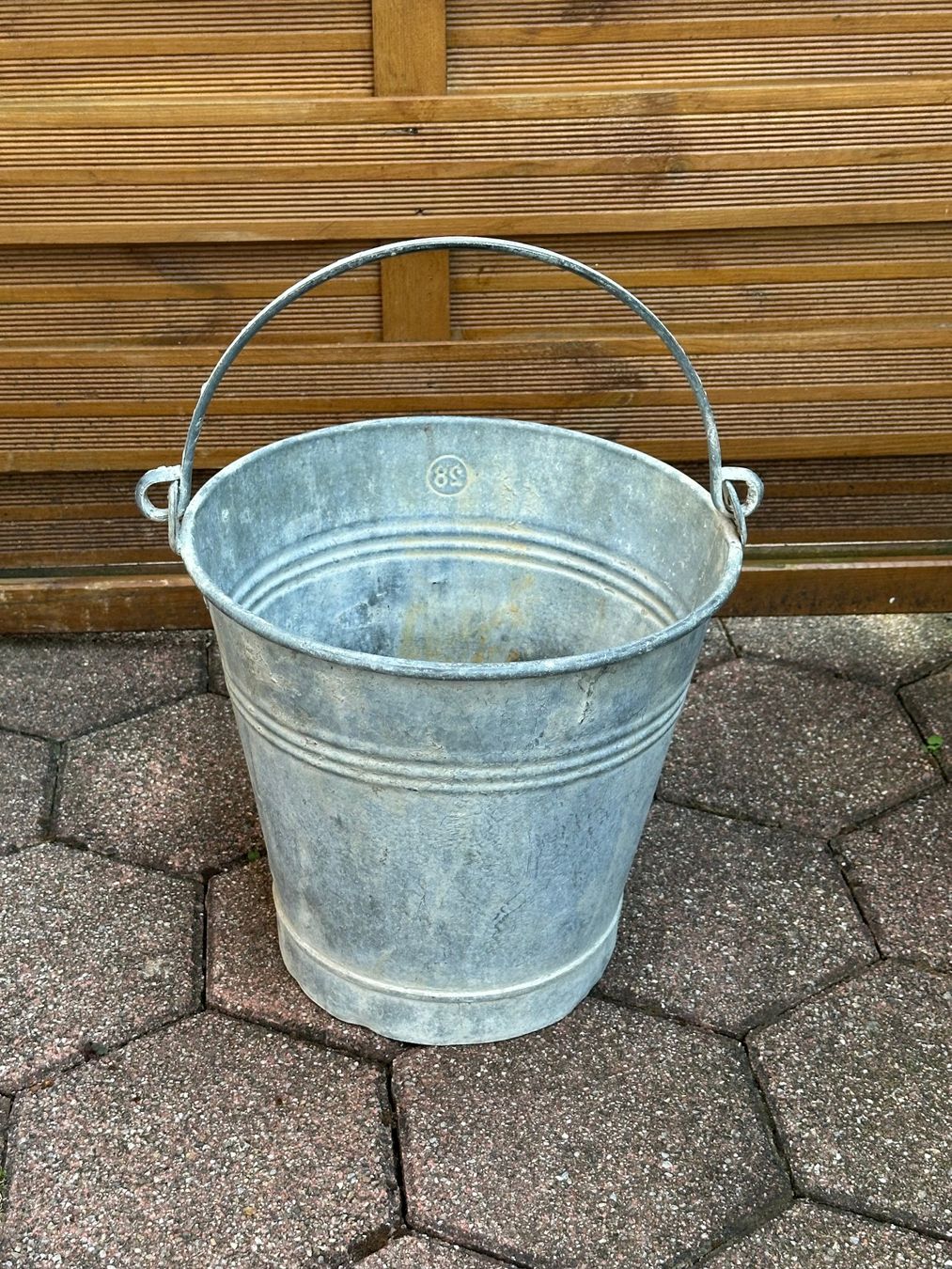 Tutte le decorazioni: Kessel Deko Blumen Garten – Usato da Flüelen venduto da Amazona03 2