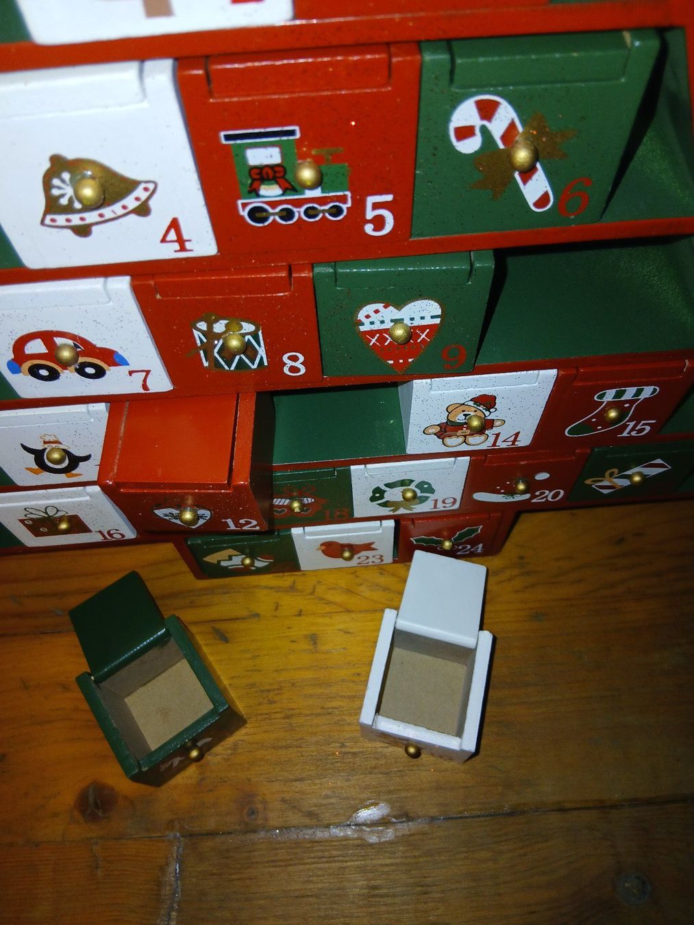 Calendari: Adventskalender Tannenförmig – Usato da Emmenbrücke venduto da papamo06 1