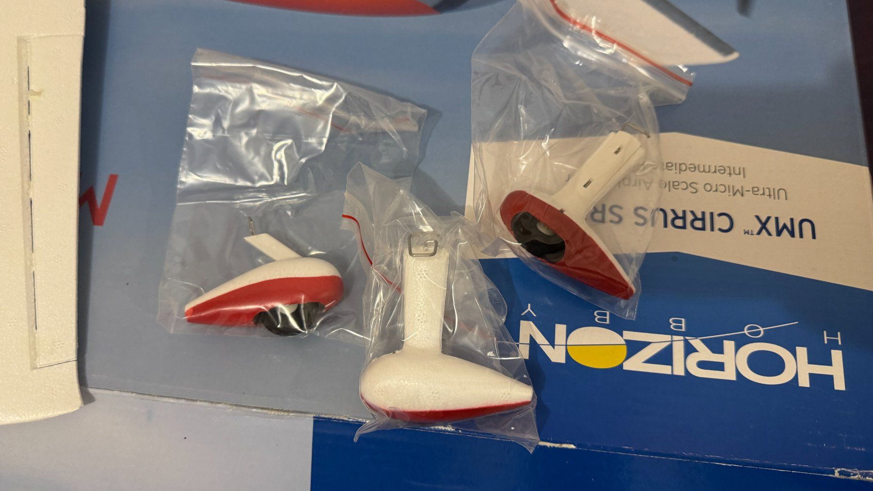 E-Flite Modellismo RC: UMX Cirrus SR22T – Usato da St-Sulpice VD venduto da babou79 9