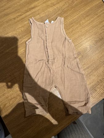 Combinaison Zara Bébé 6-9 mois d'été en parfait état 49