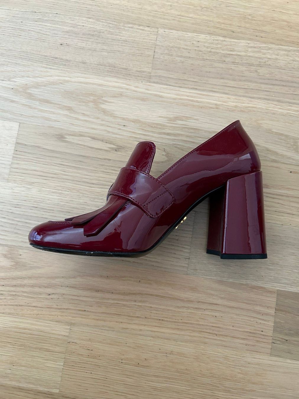 Prada Damenschuhe: Prada Damenschuhe, Grösse 36 – Gebraucht aus Basel von sofa016 1