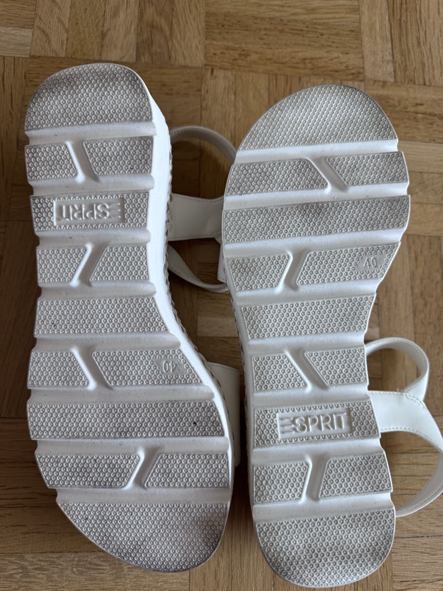 Esprit Scarpe da donna: Esprit Sandalen Weiss Grösse 40 neuwertig – Nuovo (secondo la descrizione) da St. Gallen venduto da kara_24 4