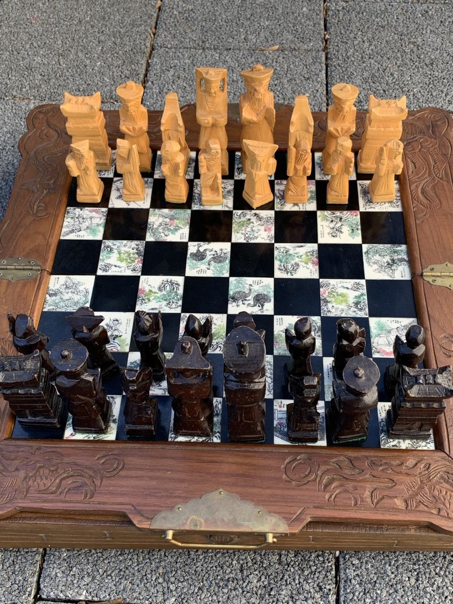 Giochi: Schachbrett mit Figuren  – Usato da Wangen b. Olten venduto da Finolino28 2