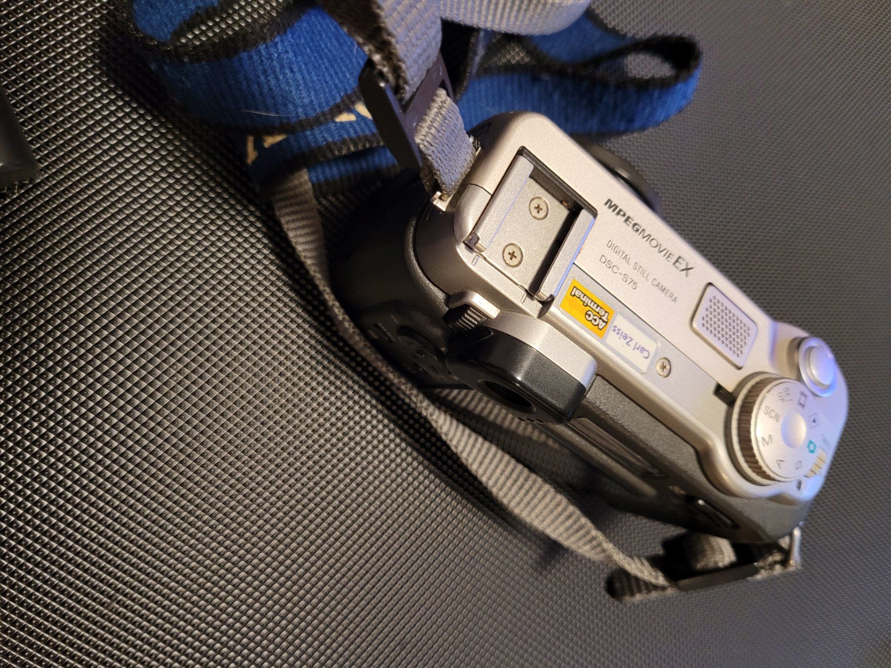 Sony Appareil photo: Sony Cyper Shot 3.3 Megapixel – D'occasion à Sevelen par ste_ph9z 3