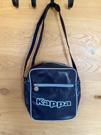 Umhängetasche Kappa dunkelblau mit Logo, guter Zustand