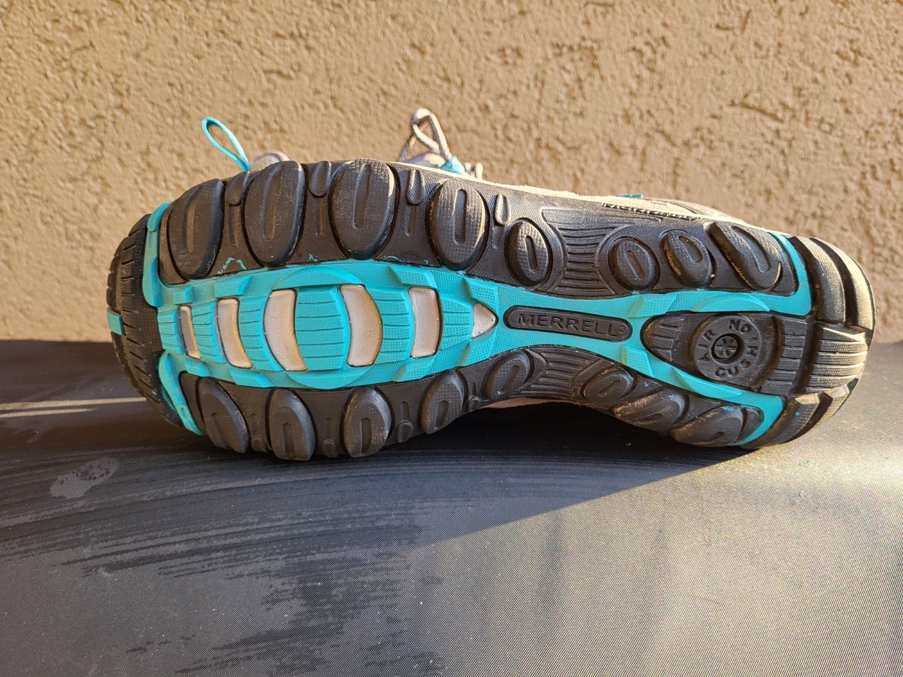 Merrell Damenschuhe: Trekkingschuhe Merrell, Grösse 41 – Gebraucht aus Weesen von Banco 1