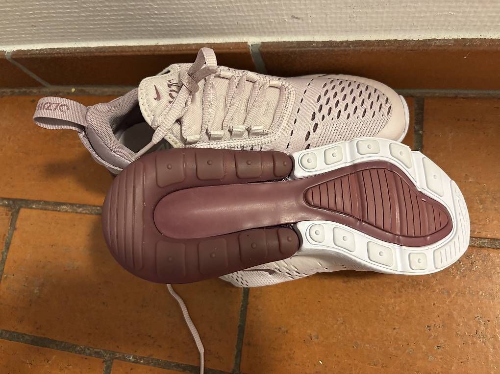 Nike Damenschuhe: Nike 27c Damen Gr. 37,5 – Gebraucht aus Bischofszell von cos_sr58