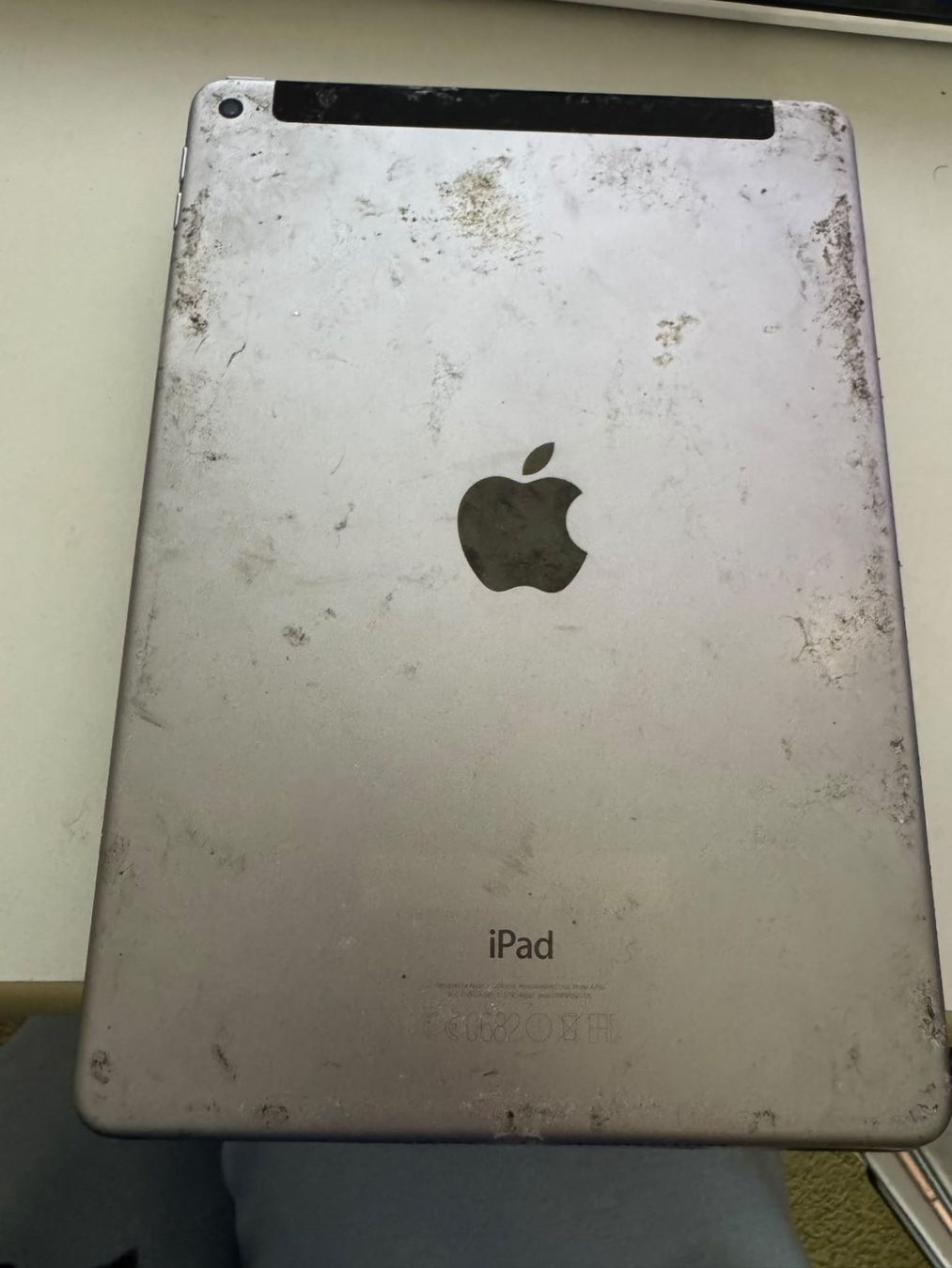 Apple Tablet PC: Ipad Air 2 -A1567 ungeprüft – Difettoso da Olten venduto da HoYa01