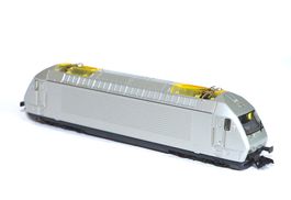 DIE GRAUE EMINENZ E-LOK Re460 TECHNO SBB N°3461 MÄRKLIN
