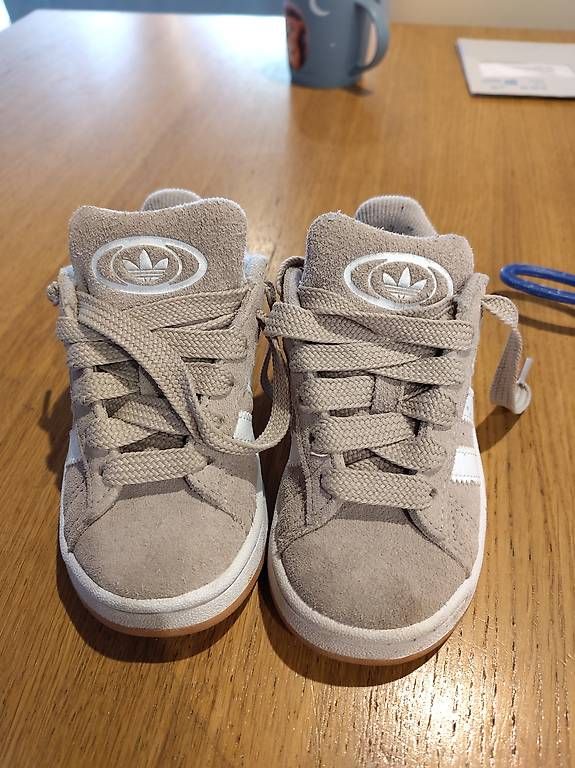 Schuhe für Jungen: Chaussures adidas enfants  – Gebraucht aus Brent von verbouxjeremy 1