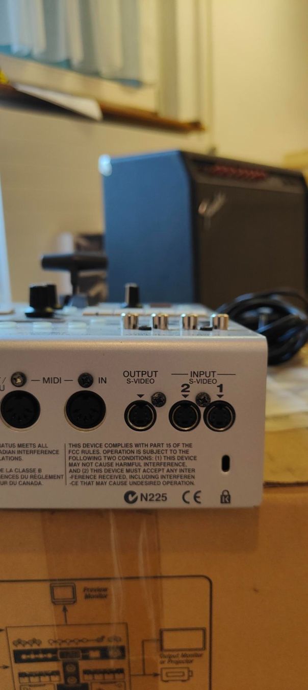 Roland Mischpulte: Roland Edirol V-4 Videomischer – Gebraucht aus Zürich von Paradiesli_ 2