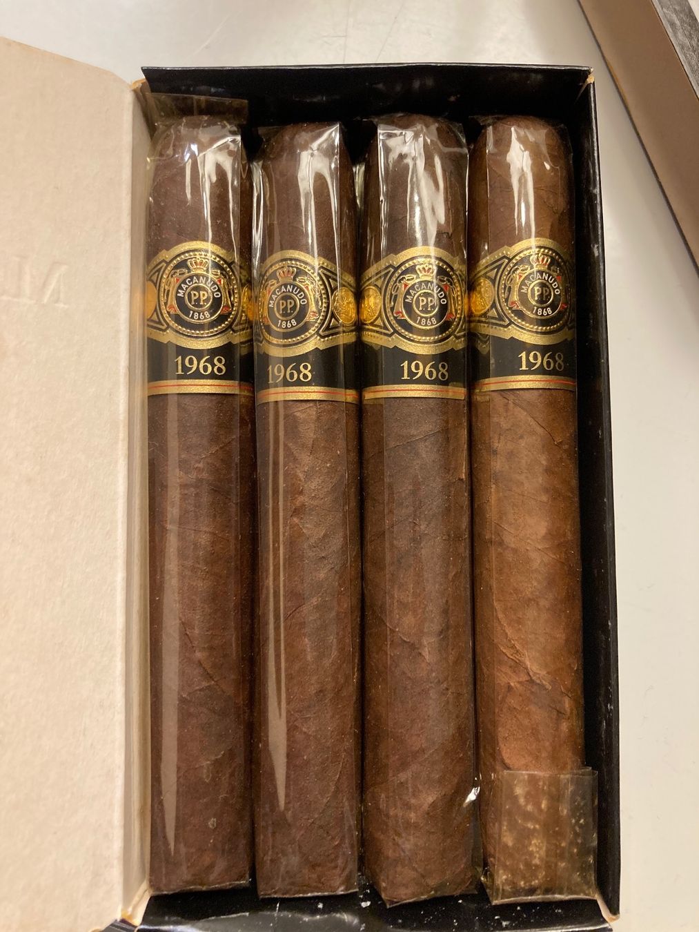 Sigari: Macanudo 1968 Robusto – Usato da Teufen AR venduto da Partagas69 2