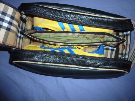 sac en cuir pour vos chaussures de golf marque BURBERRY GOLF