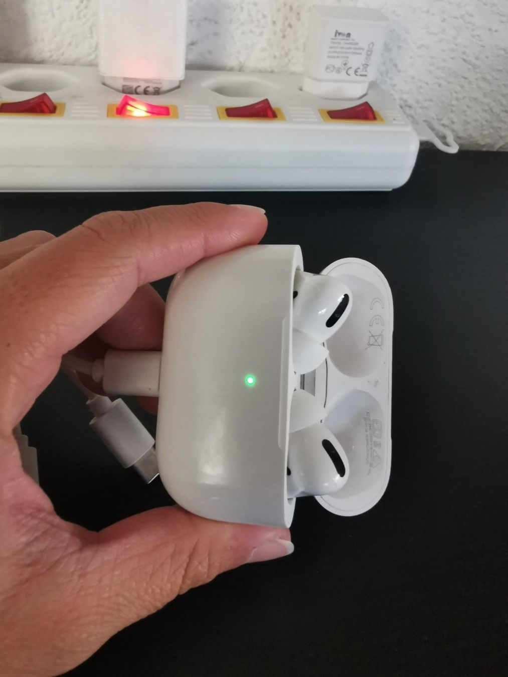 Apple Cuffie: Apple AirPods Pro A2083 – Usato da Glattfelden venduto da sut_q8d2 5