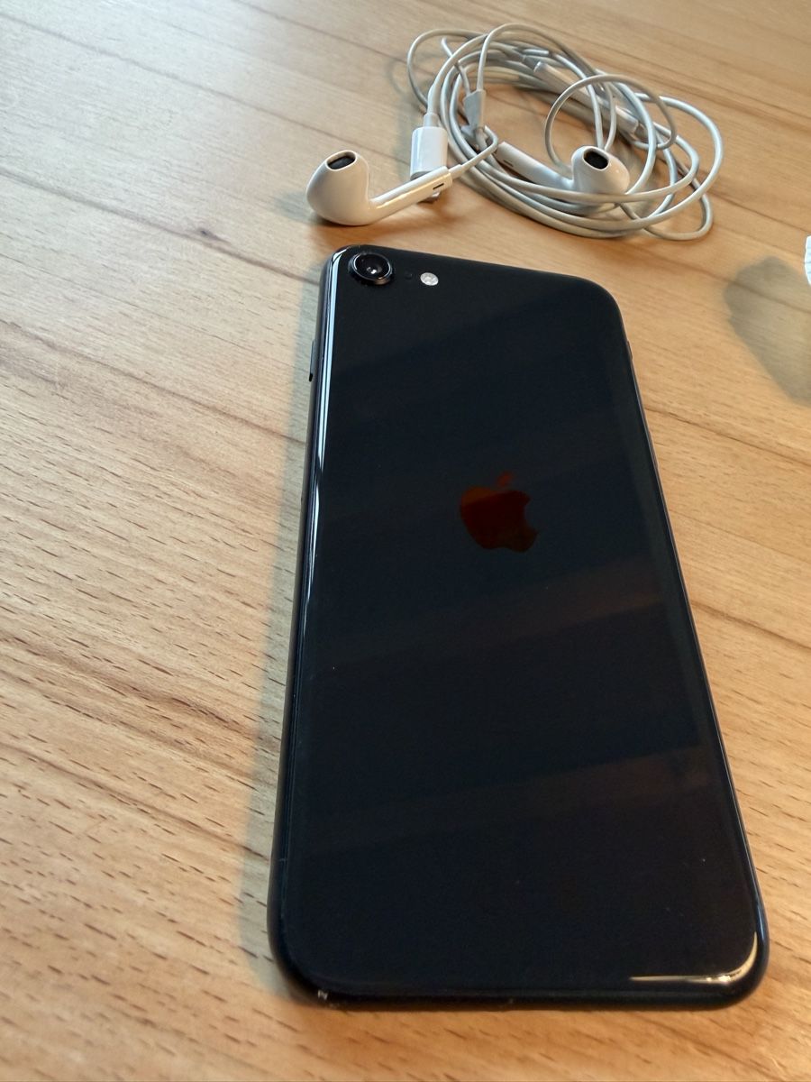 Apple Handys / Smartphones: iPhone SE 64GB  – Gebraucht aus Chur von Sim7000 4