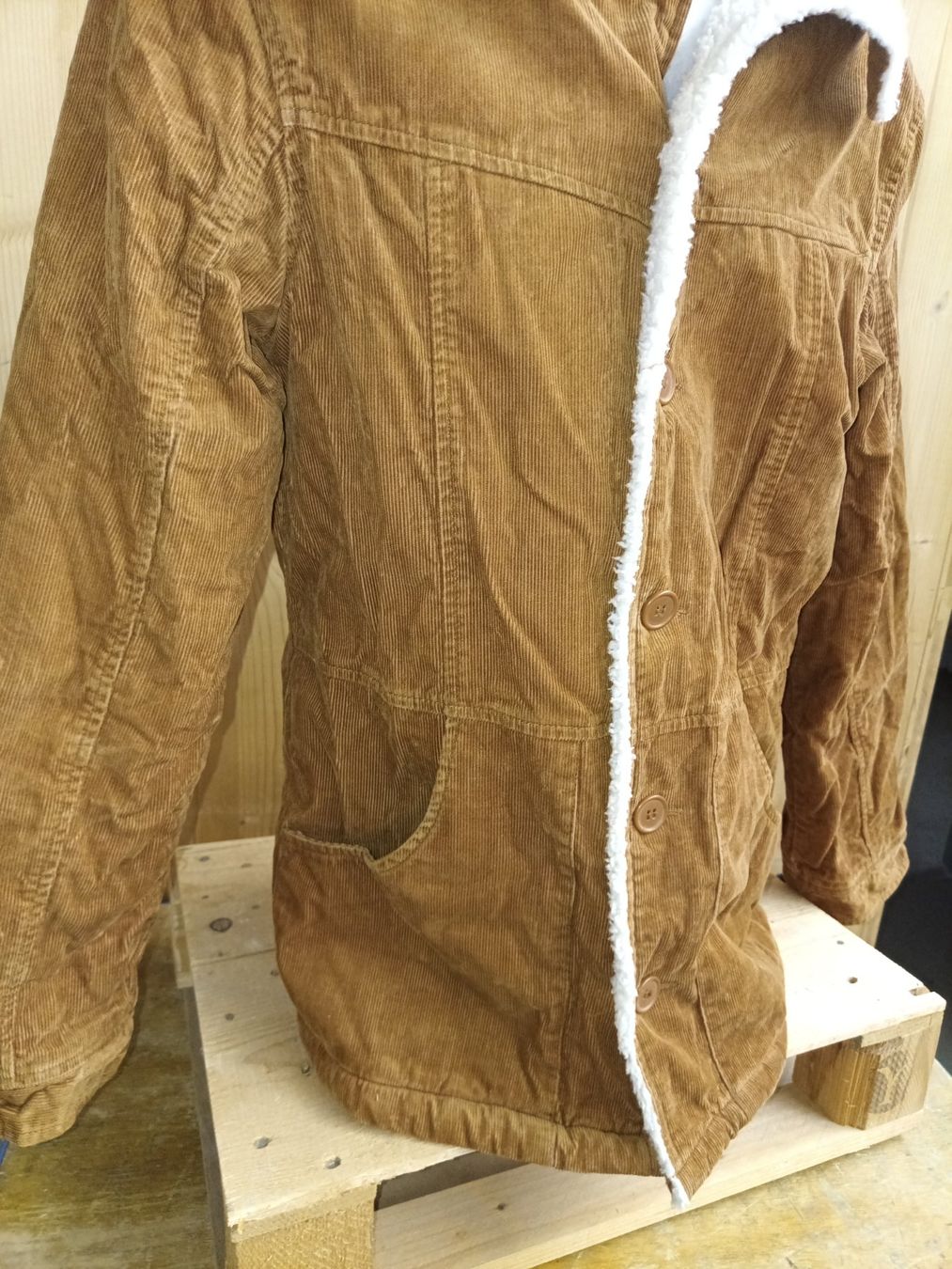 Giacche: Warme Cordjacke mit Teddyfellkragen – Usato da Wängi venduto da Ladys_First 3