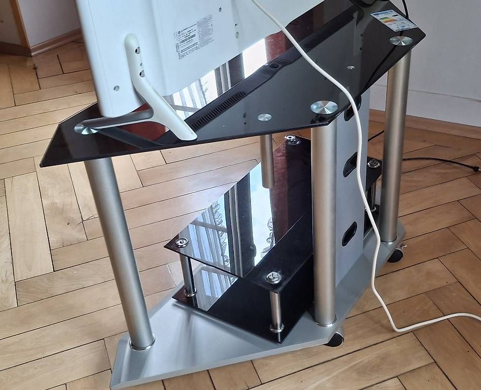 Mobili TV: TV-Möbel aus Glas mit Rollen – Usato da Rüti ZH venduto da Liliane_market 3