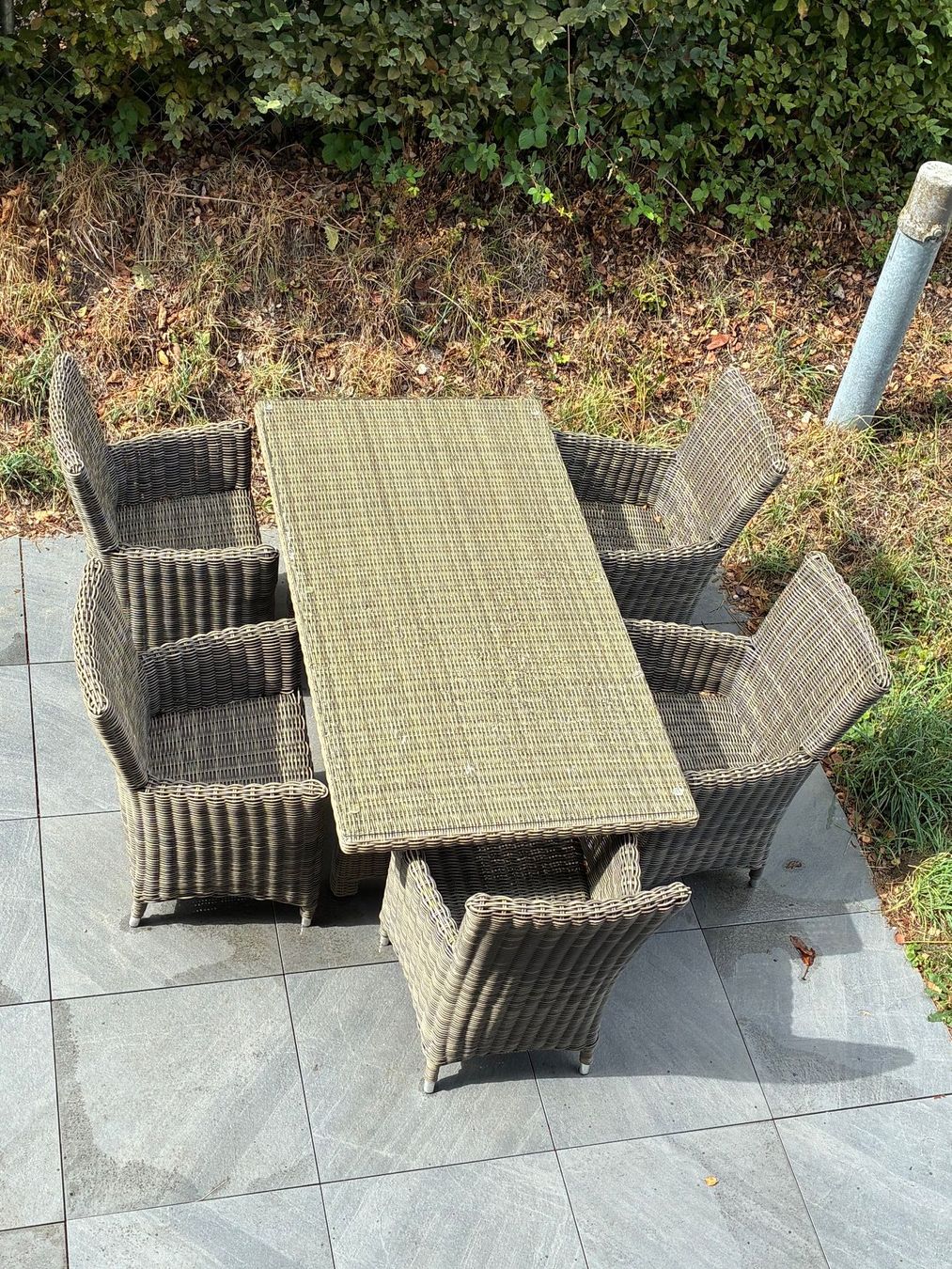 Viplounge Set di tavolo e panche: Gartentisch von Viplounge mit 5 Stühlen – Usato da Fontaines NE venduto da cri_9ntg