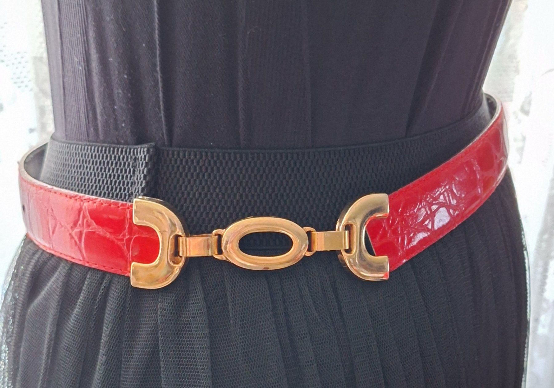 Cinture: Ceinture rouge Vintage 80cm – Usato da St-Triphon venduto da Jldr0 1