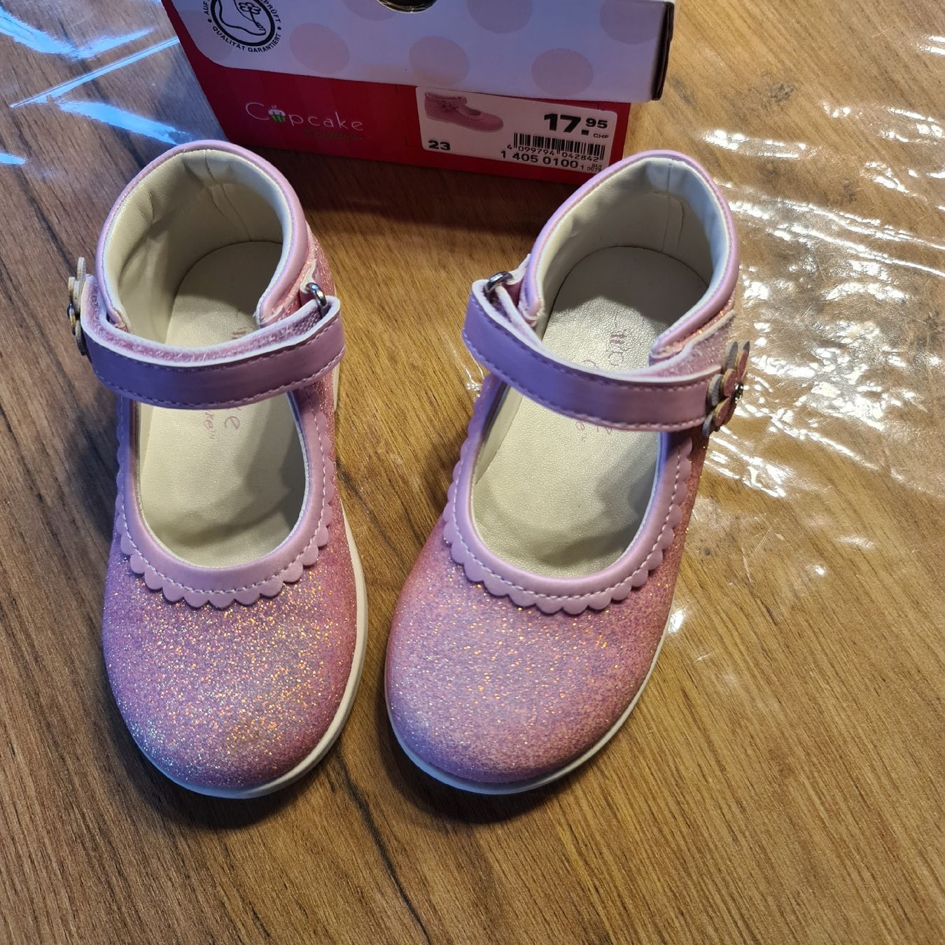 Scarpe per ragazze: Süsse Mädchen Glitzer-Schühchen Gr. 23 Cupcake – Nuovo (secondo la descrizione) da Schöftland venduto da msa_w96x