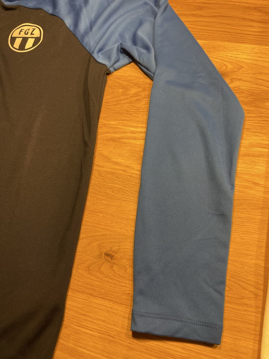 FCZ Pullover & Sweatshirts: Trainingsoberteil FC Zürich – Gebraucht aus Ballwil von chieffzz 4