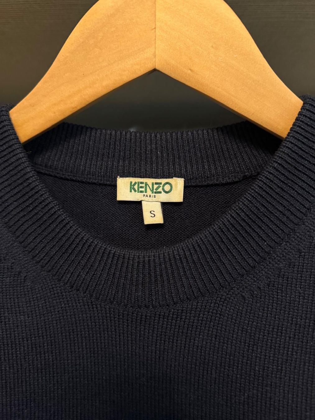 Kenzo Pullover & Sweatshirts: Stilvoller dunkelblauer Wollpullover von Kenzo Pull laine – Gebraucht aus Mont-sur-Lausanne von jolieresale 8
