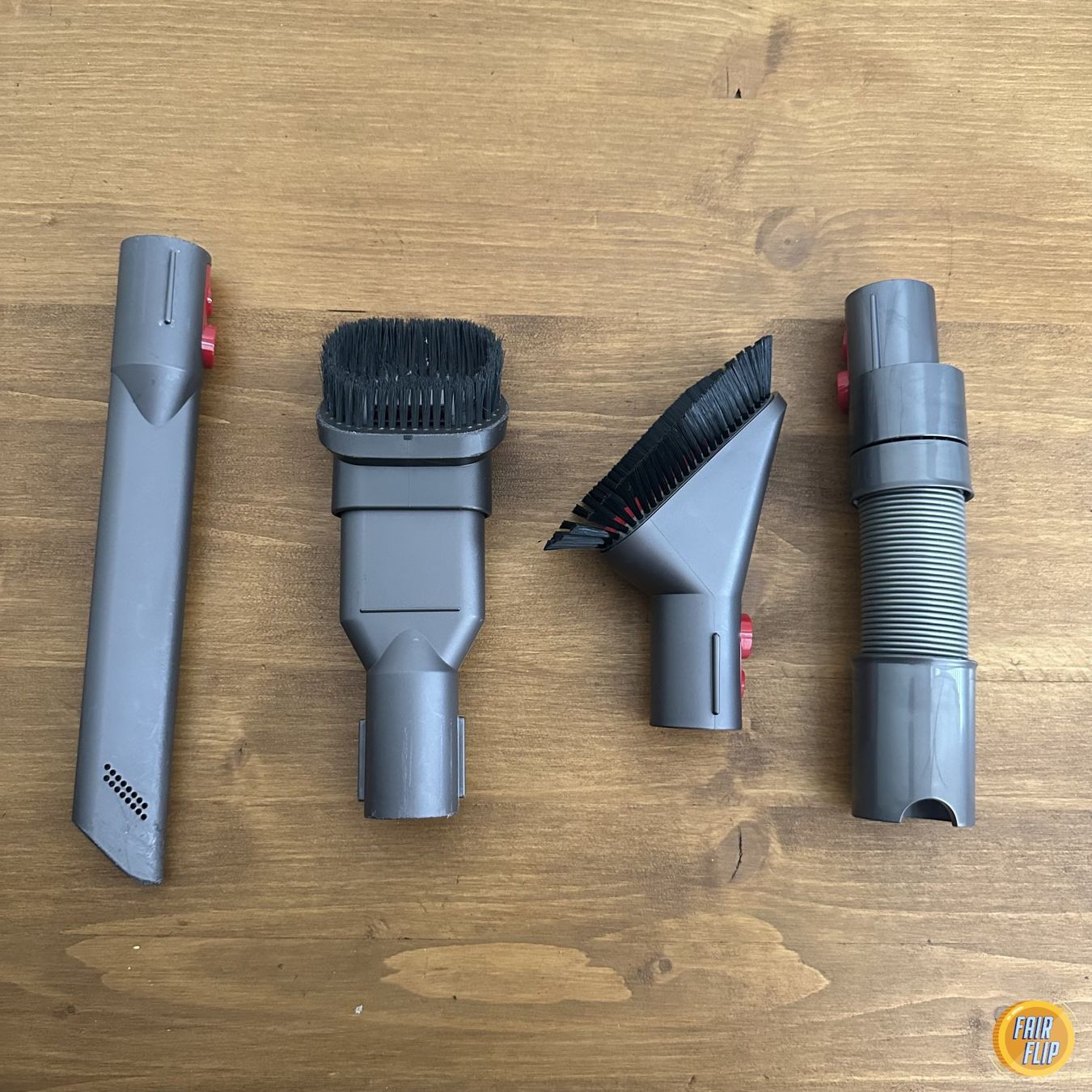 Dyson Aspirapolveri & Accessori: Dyson Zubehör-Set – Usato da Luzern venduto da fairflip 1